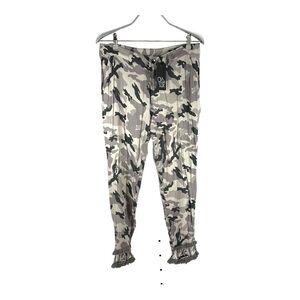 CHASER | NWT M Medium Camo Pants Thin